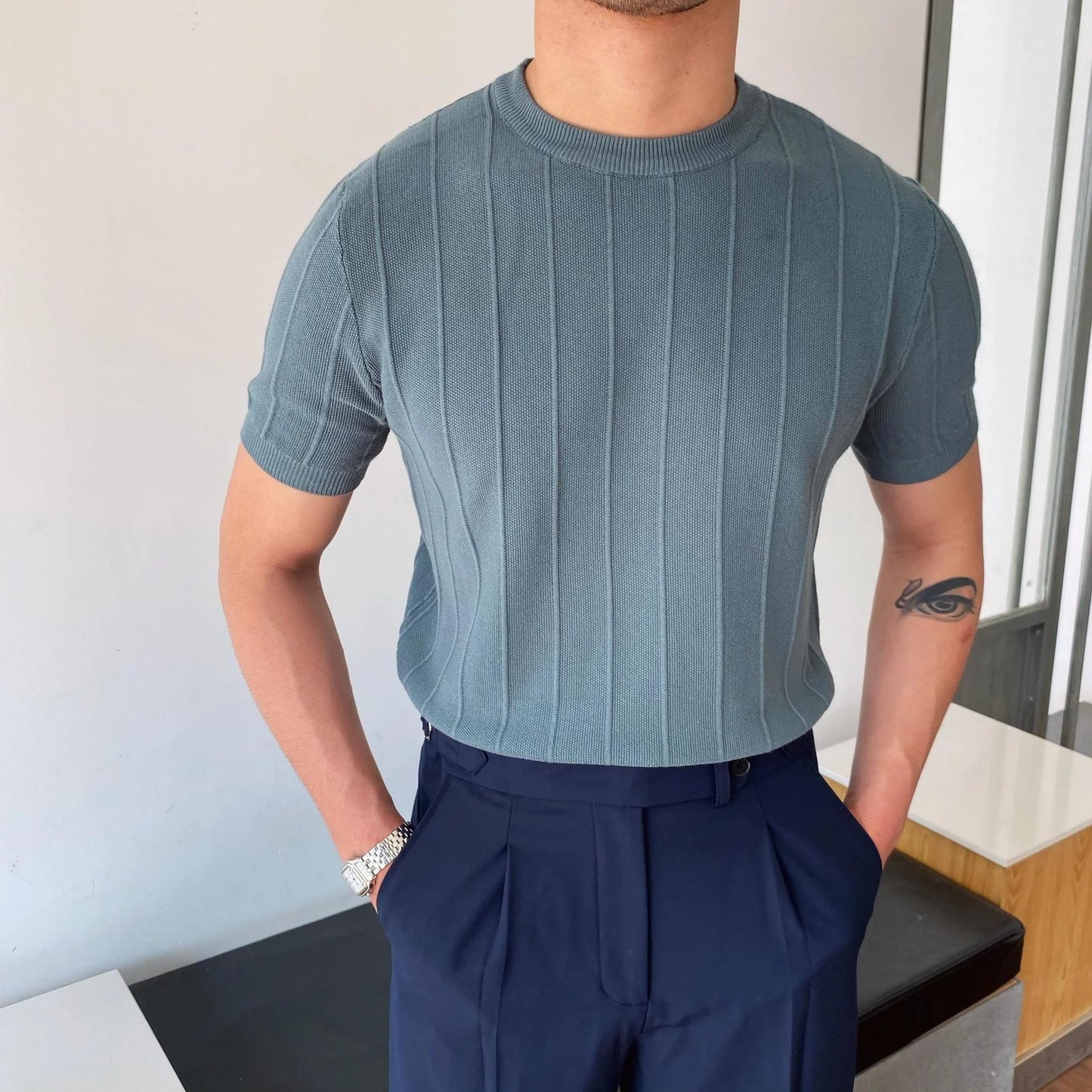 Men's lightweight knitted t-shirt in various colours for summer wear
