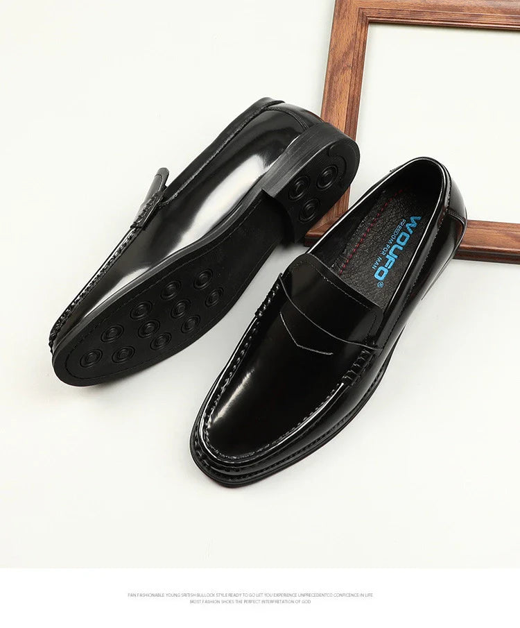 Stylish one-foot patent leather loafers with round toe and flat heel, perfect for the Kiwi commuter
