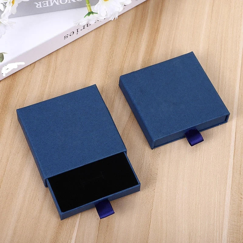 Drawer jewelry box in various colours for necklace and bracelet storage