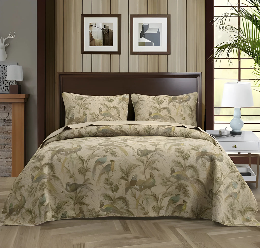 Blue American-style floral quilted cotton bedspread set on a bed, three-piece 230x250cm.