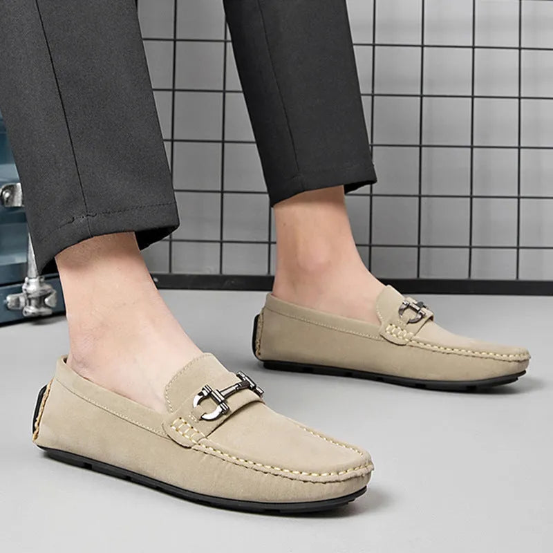 Men's beige leather casual Doug shoes with a round toe and rubber sole on a white background.