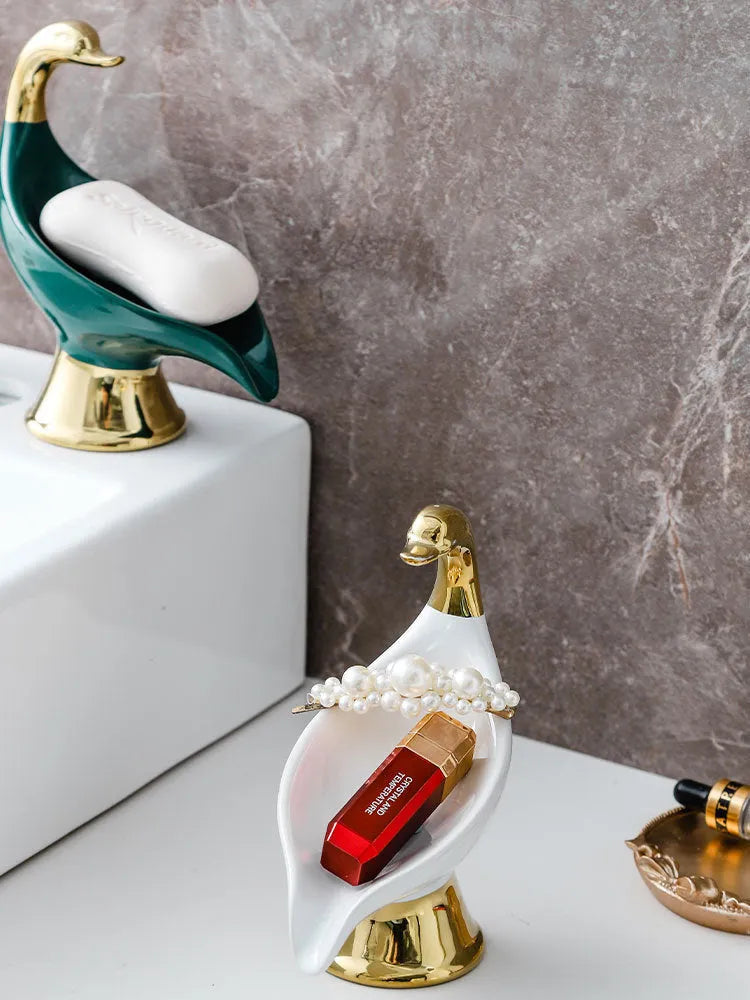 Creative ceramic swan soap dish with lid in white colour for bathroom countertop