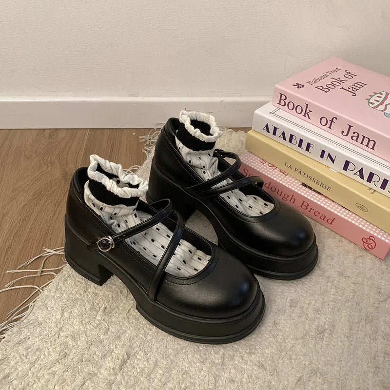 Black matte leather shoes for women with chunky heel, low-top style, and imitation leather lining