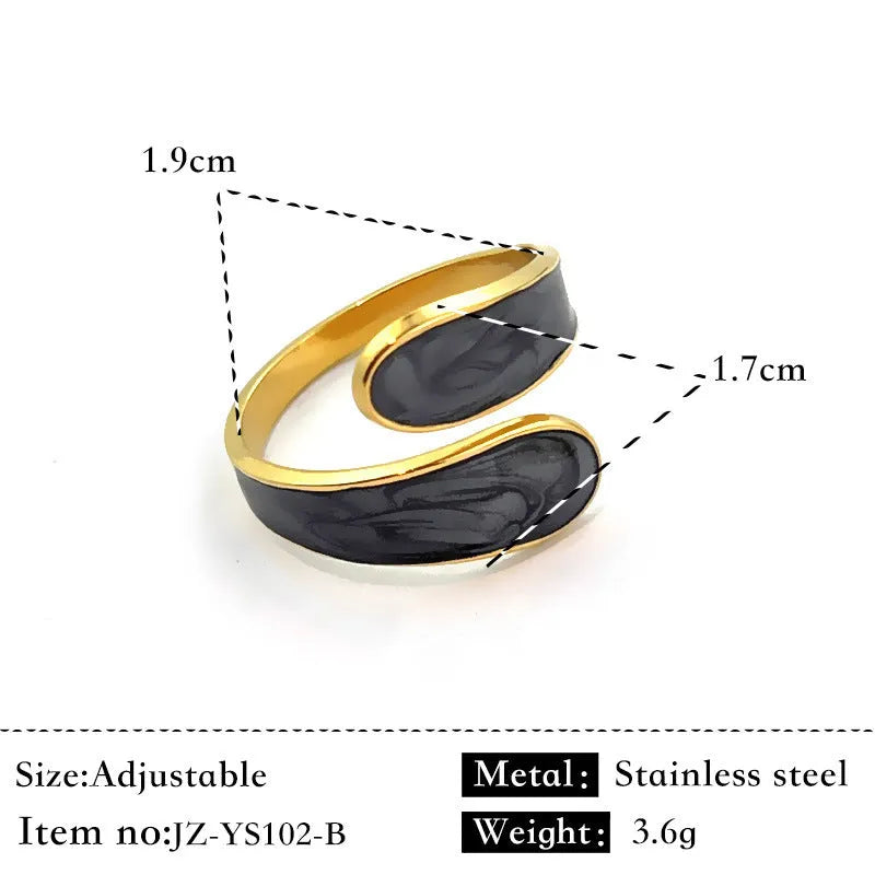Stainless steel contrast colour plating 18K stitching open mouth split ring simple style electroplated finish on white background
