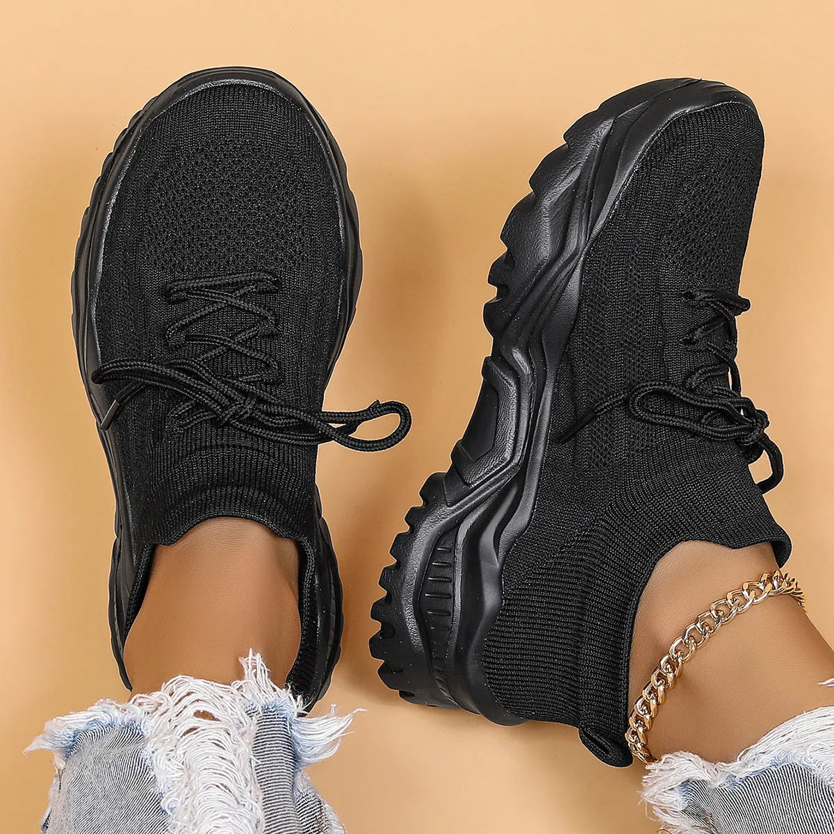 Plus size women's breathable mesh platform sports shoes in black with low top and round toe