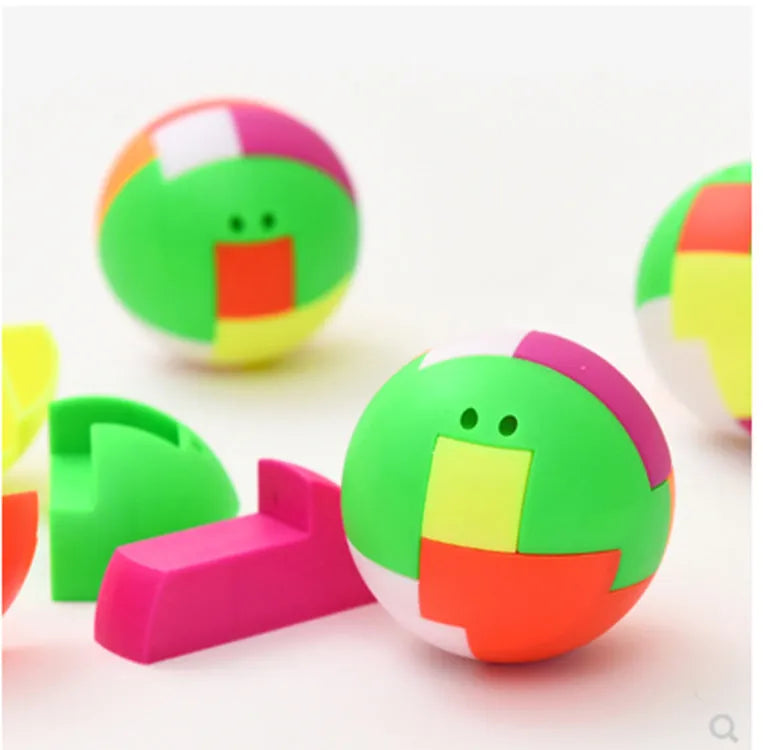 Mini ABS plastic building blocks 4.5cm for children ages 7-14, random colour assembled ball