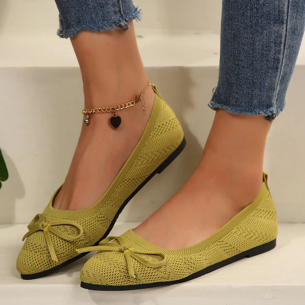 Women's bow-detailed knitted loafers with pointed toe and flat heel in multiple colour options