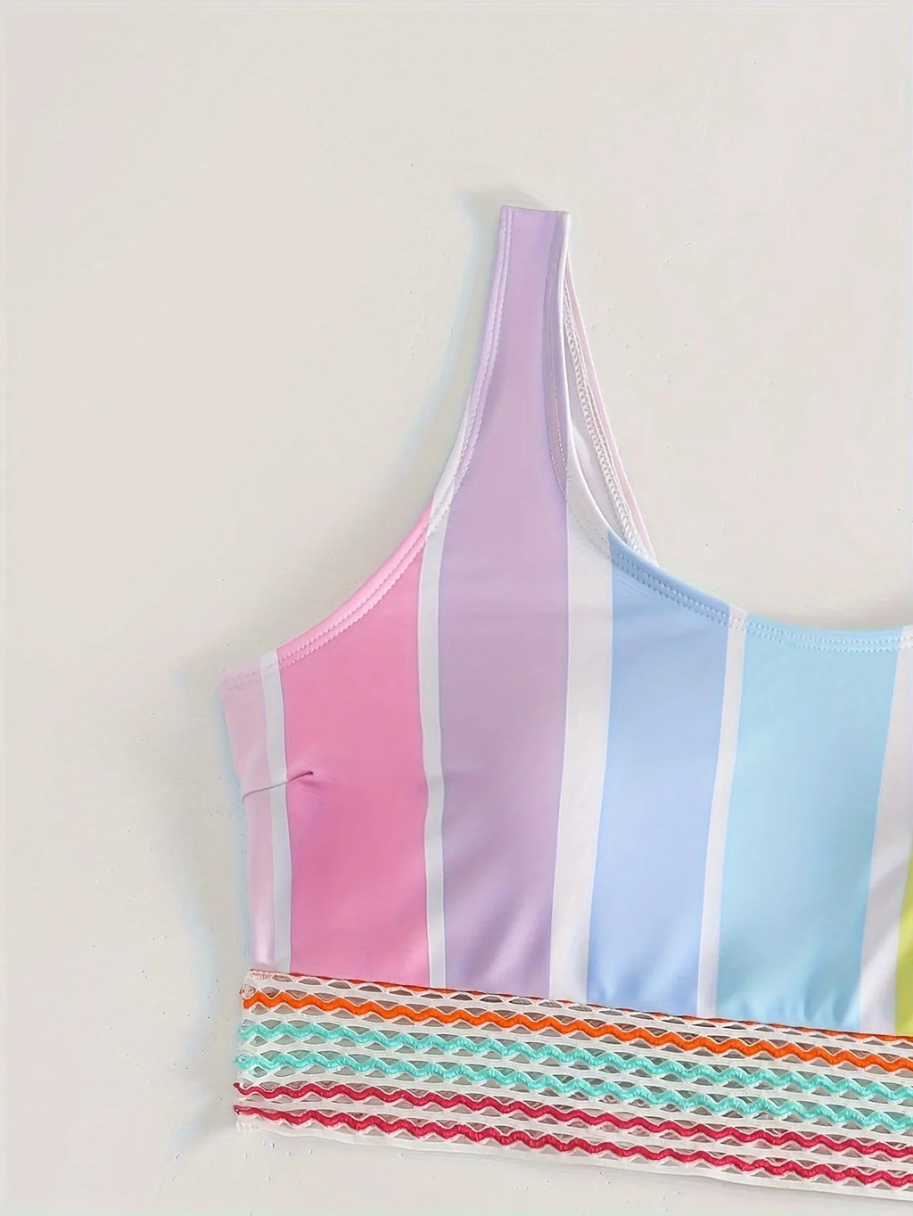 Women's striped briefs-style bikini in picture colour, made from polyester and spandex.
