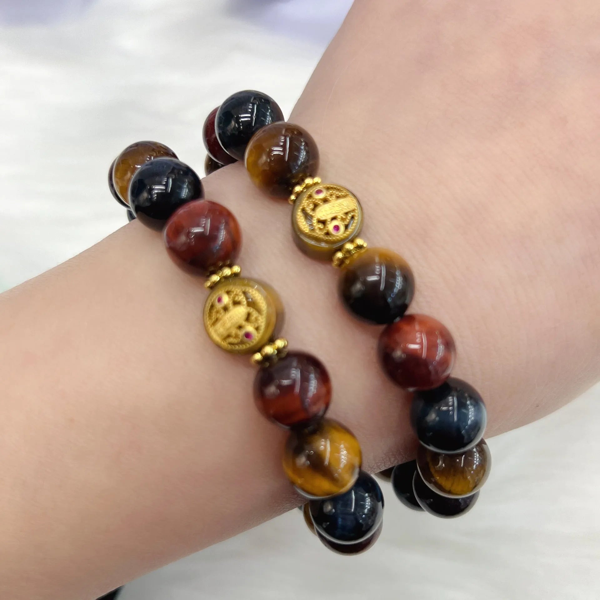 Natural tiger eye stone bead bracelet with loose round beads and 18cm Maillard style design