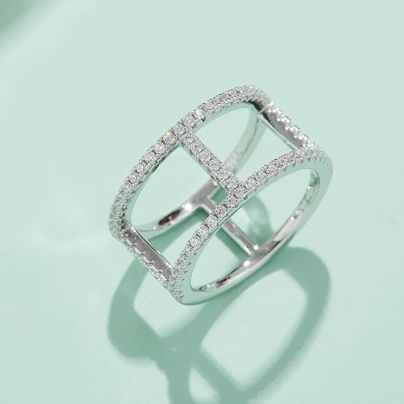 Light chain trendy moissanite ring in S925 silver with platinum plating, less than 0.1 carat, sizes 5-9