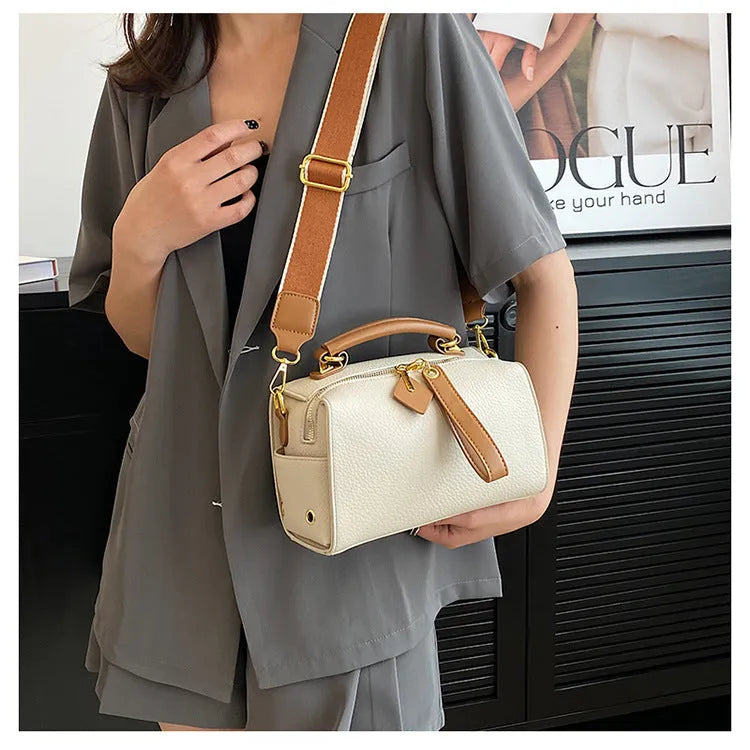Summer all-matching shoulder messenger bag in PU with visible stitching, outer slit pocket, horizontal square shape, available in five colours