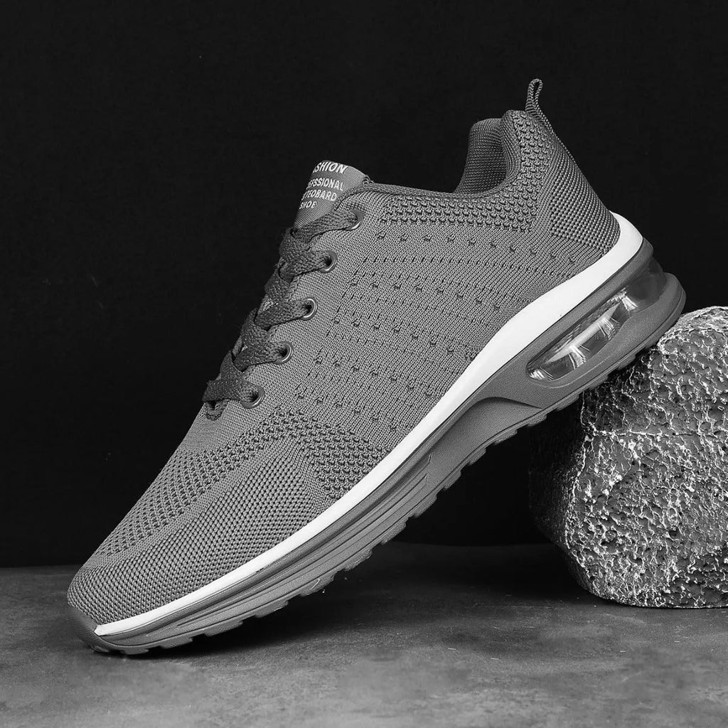 Casual flyknit running shoes in multiple colours with mesh upper and PU sole.