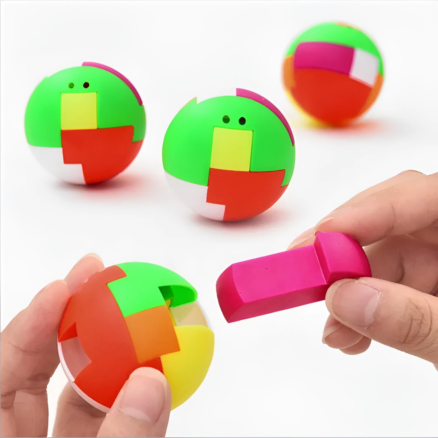 Mini ABS plastic building blocks 4.5cm for children ages 7-14, random colour assembled ball