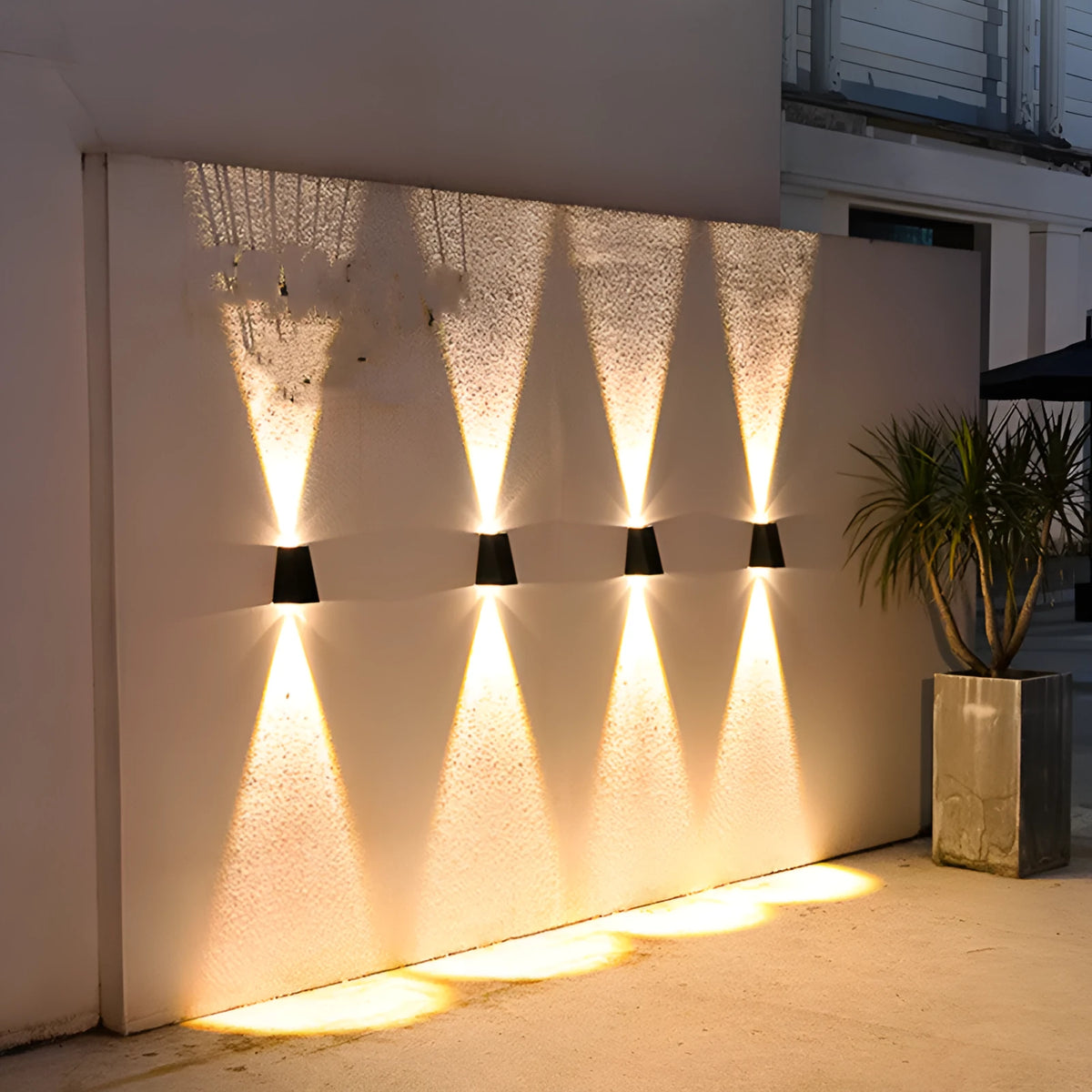 IP66 solar wall lamp with ABS housing and 2000mAh battery for outdoor corridor lighting
