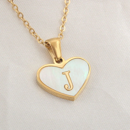 Personalized 26-letter heart-shaped necklace made of stainless steel and white shell