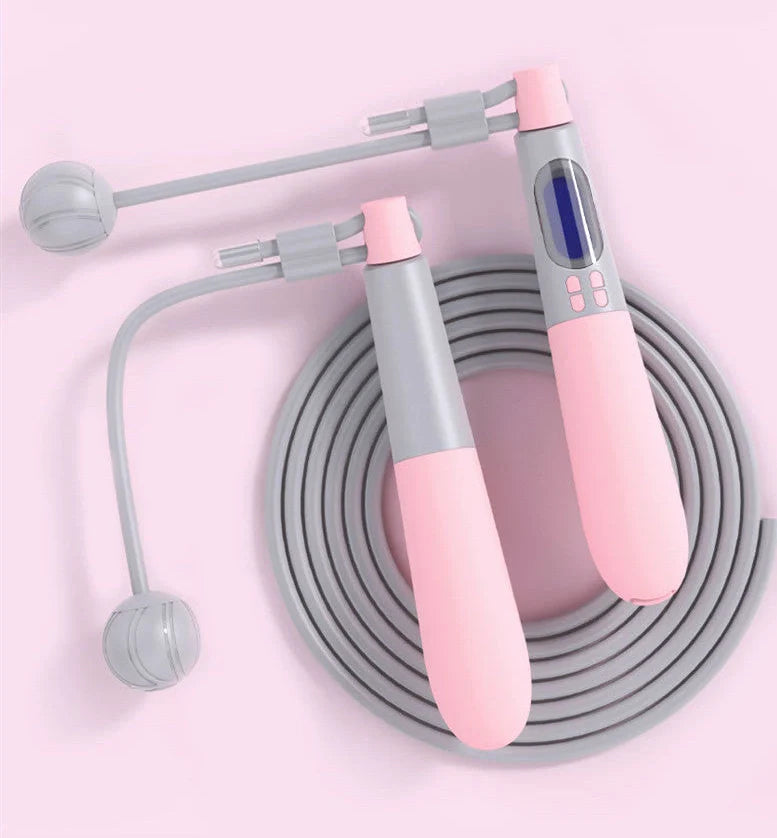 Cordless electronic skipping rope with Bluetooth connectivity and 3-metre wire length for accurate jump counting during fitness sessions