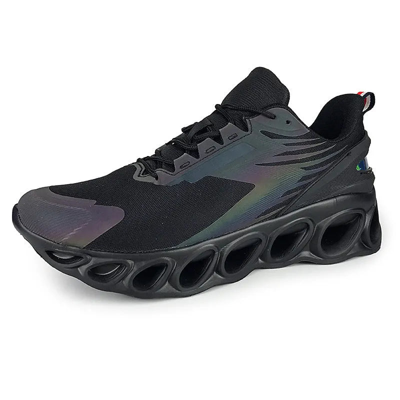 Men's low-top casual sports shoes in black with breathable mesh upper and lace-up fastening