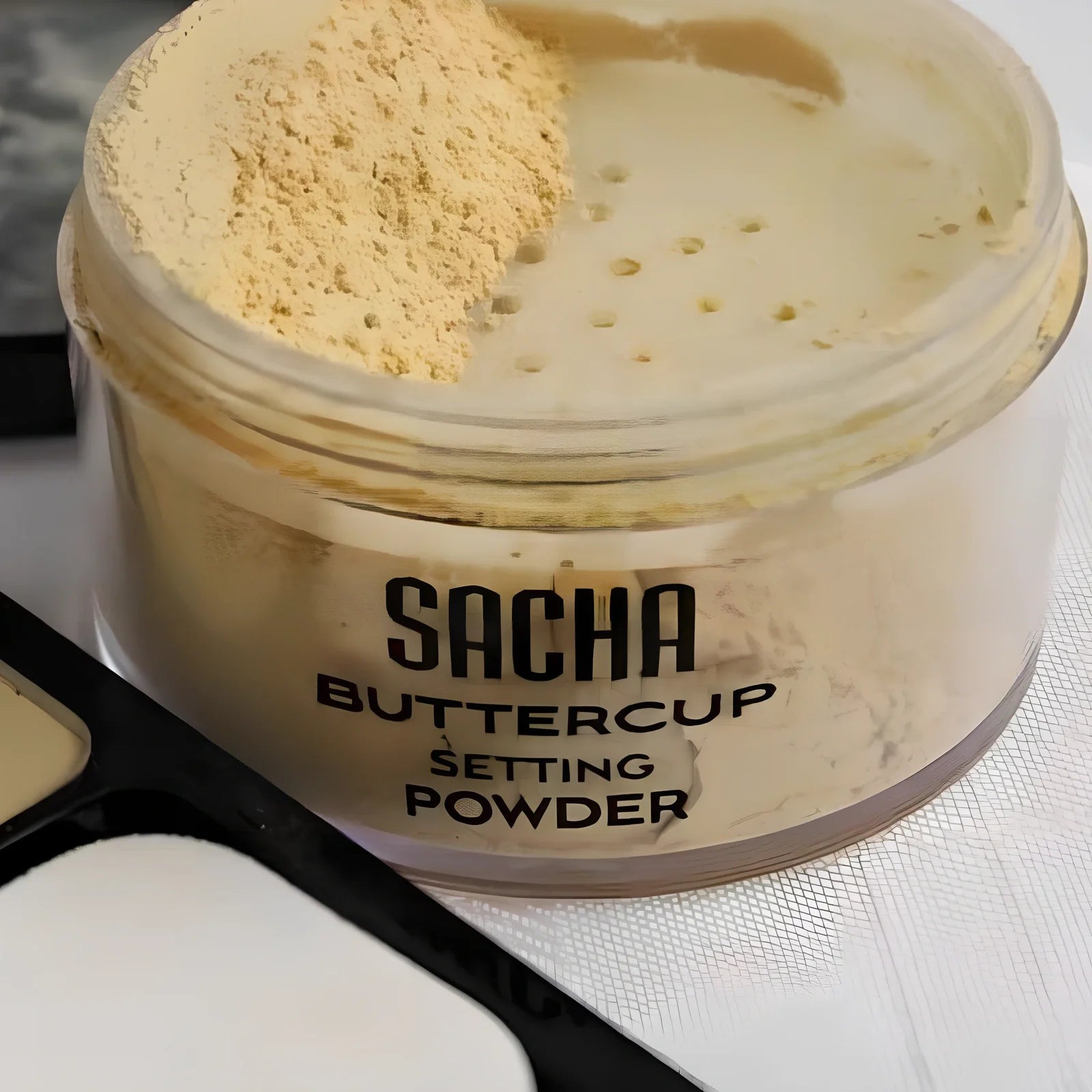 35ml jar of makeup artist's essential powder setting powder for oil control and long-lasting foundation hold