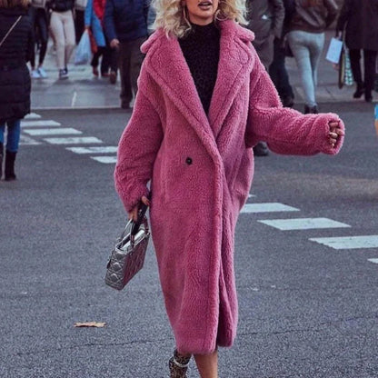 Women's lapel lamb fleece coat with faux fur lining and pockets for winter warmth