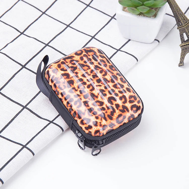 Tinplate coin purse with anime cartoon design and zipper opening