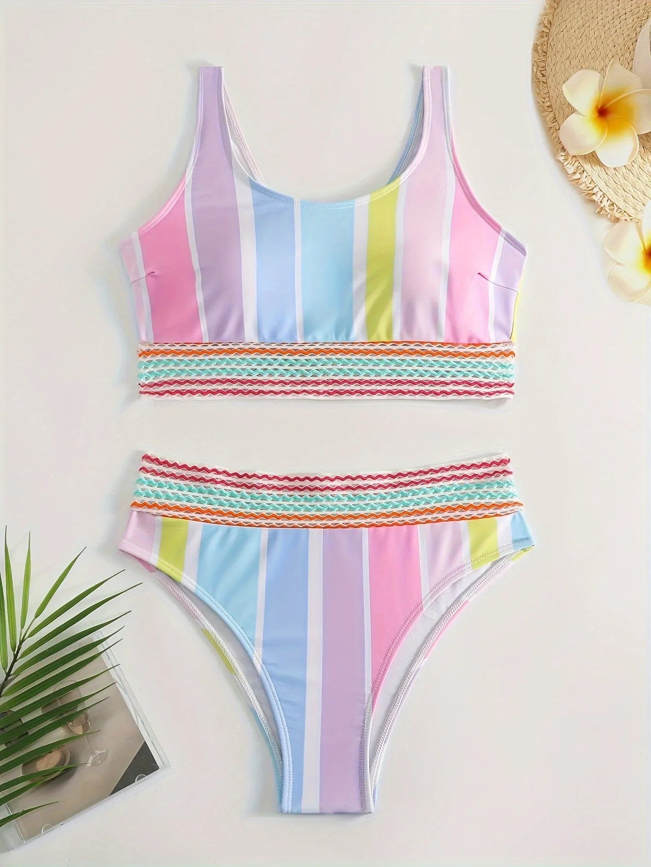 Women's striped briefs-style bikini in picture colour, made from polyester and spandex.