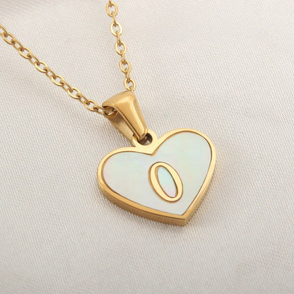 Personalized 26-letter heart-shaped necklace made of stainless steel and white shell