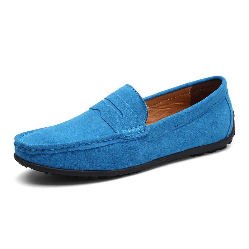 Men's British plus size casual shoes in suede leather with flat rubber sole and slip-on design