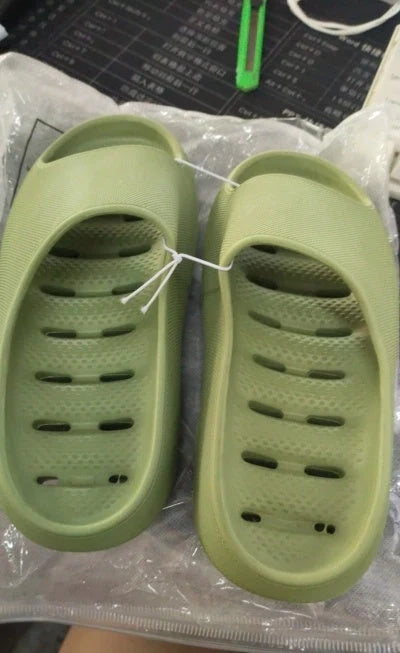Thick-soled EVA slippers in various colours for home and bathroom use