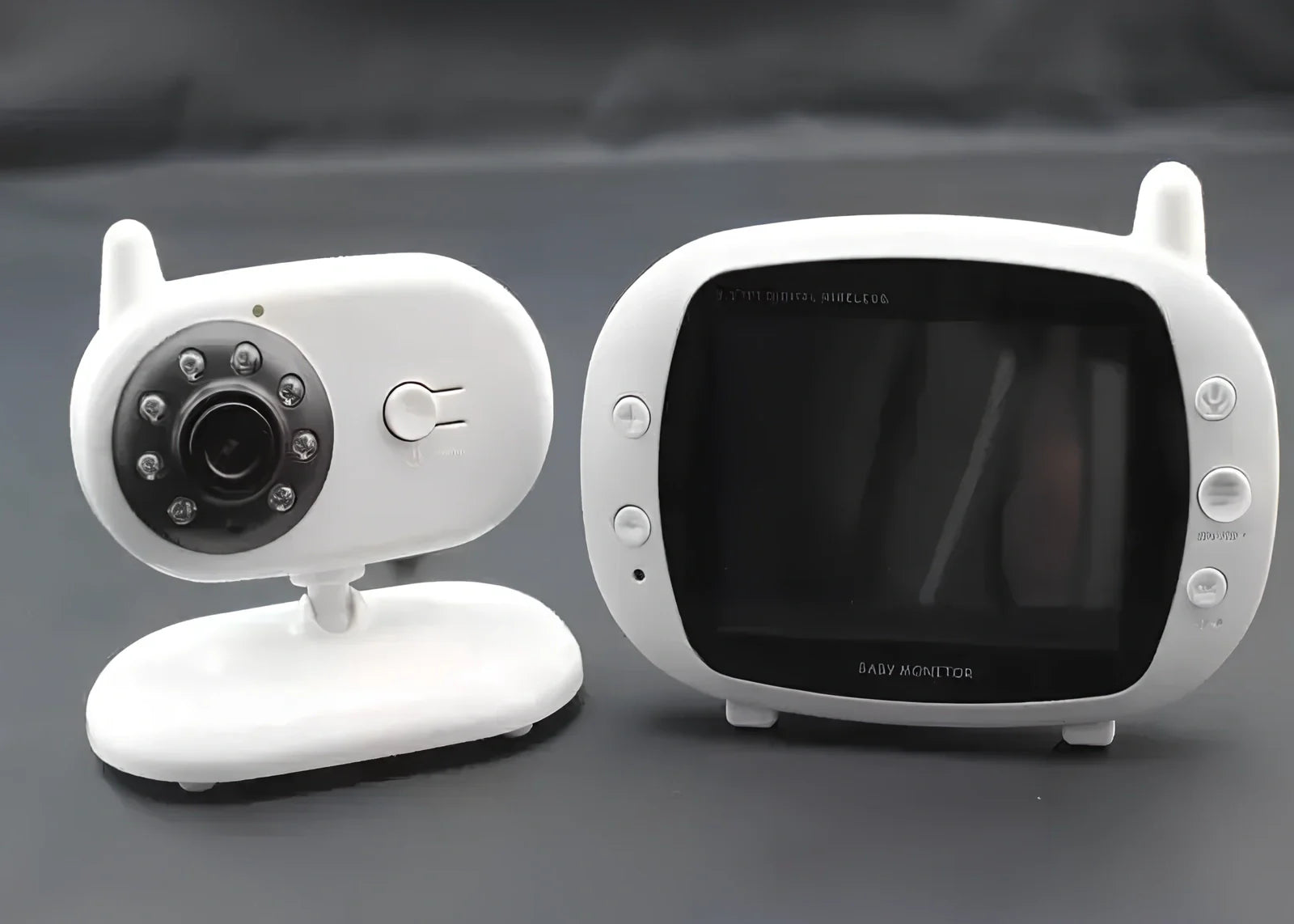 White 3.5 inch wireless baby monitor with night vision camera and temperature display