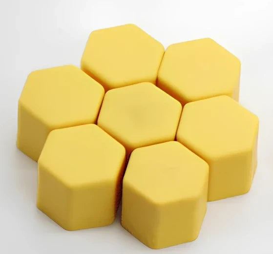 Green silica gel hub screw caps fitting 19mm car wheel bolts, 6.5 x 4 x 1.5 cm size, 20 sets for rust protection