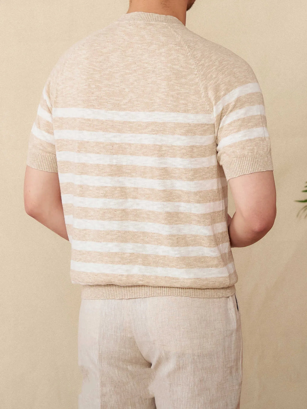 Linen and cotton blend striped t-shirt in navy blue colour with short sleeves and round neck