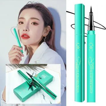 Jade green beginner eyeliner pencil with fine tip for smooth application and warm water removal, 1g
