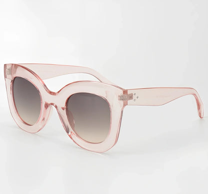 Women's vintage cat eye sunglasses with gradient lenses and polycarbonate frame