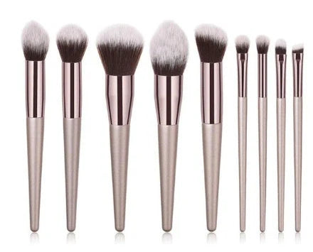 Wooden handle champagne gold makeup brush set with 10 professional brushes for foundation and contouring