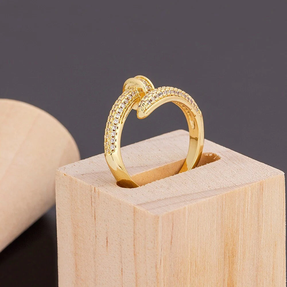 Adjustable geometric nail ring with gold-plated gem inlay, suitable for men and women