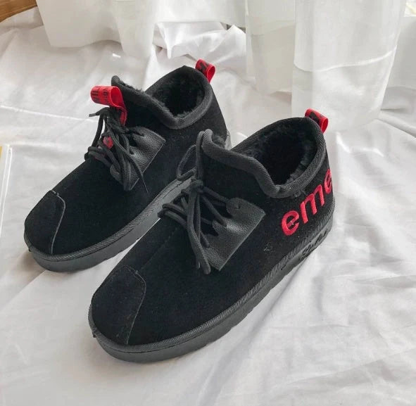 Women's winter cotton boots with velvet lining and non-slip rubber soles in black and beige