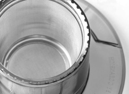 Compact automatic rotary coffee machine with stainless steel strainer for even extraction