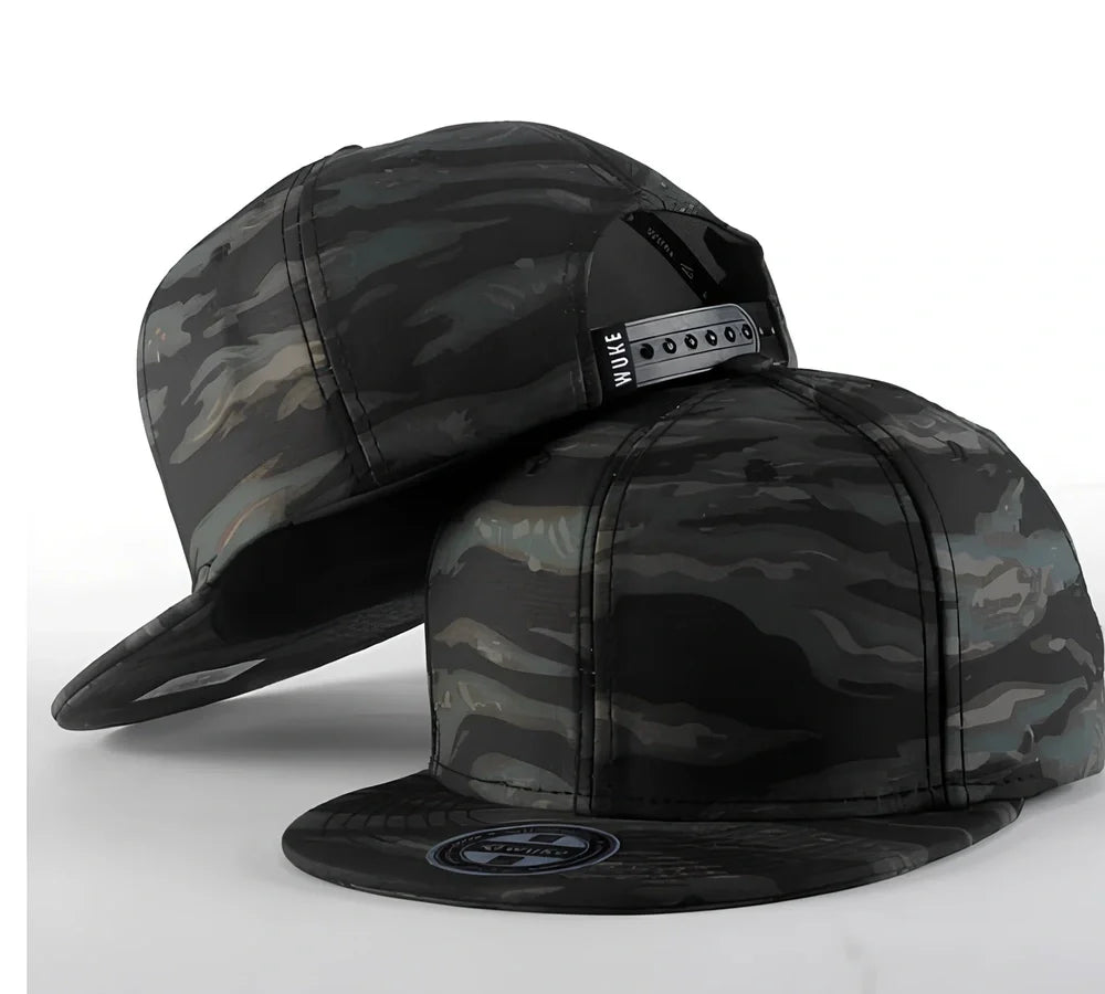 Adjustable black baseball cap in camouflage cotton, 55-61cm fit, 12cm height, 7cm brim, 0.1kg weight for outdoor use