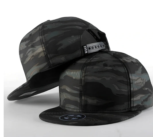 Adjustable black baseball cap in camouflage cotton, 55-61cm fit, 12cm height, 7cm brim, 0.1kg weight for outdoor use