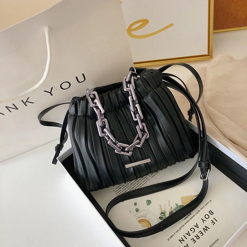 Korean-style women's drawstring bucket bag with thick acrylic chain in various colors