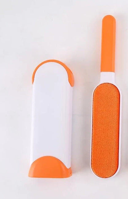 Reusable pet hair remover with self-cleaning base in multiple colours