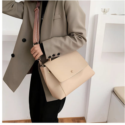 Atmospheric fashion handbag in beige PU fabric, 25cm height with structured design and colour options