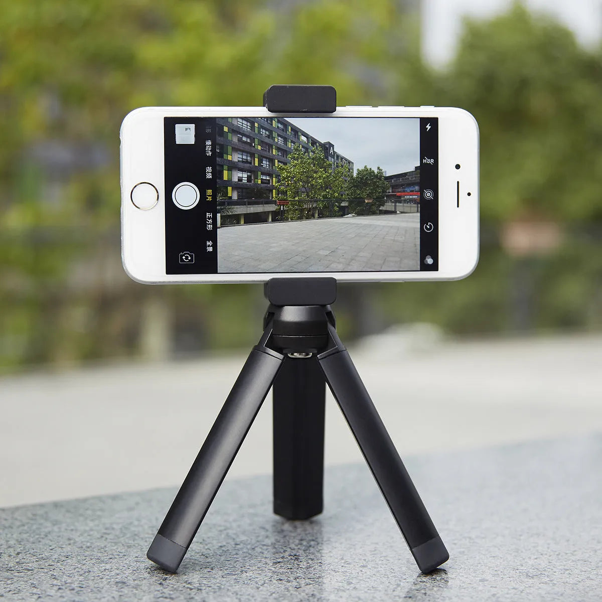 Aluminium alloy smartphone bracket with clip and tripod mounting options