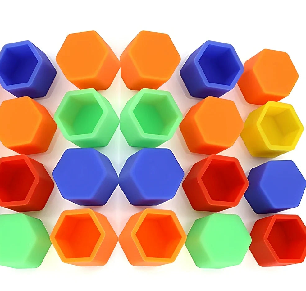 Green silica gel hub screw caps fitting 19mm car wheel bolts, 6.5 x 4 x 1.5 cm size, 20 sets for rust protection