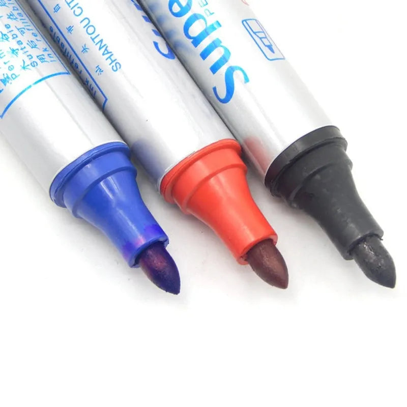 Box of 12 oil-based non-fading markers, black colour, plastic shell