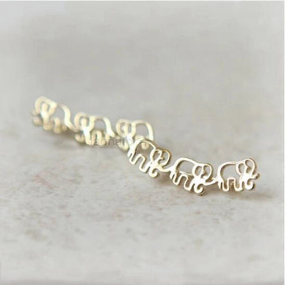 Daisies stud earrings in gold and silver, lightweight and durable alloy construction