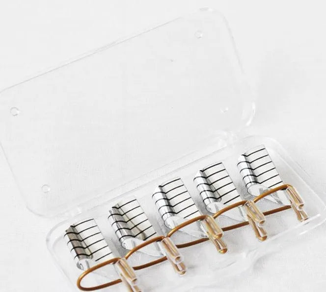 Pack of 5 reusable aluminium phototherapy nail extension trays in gold and silver