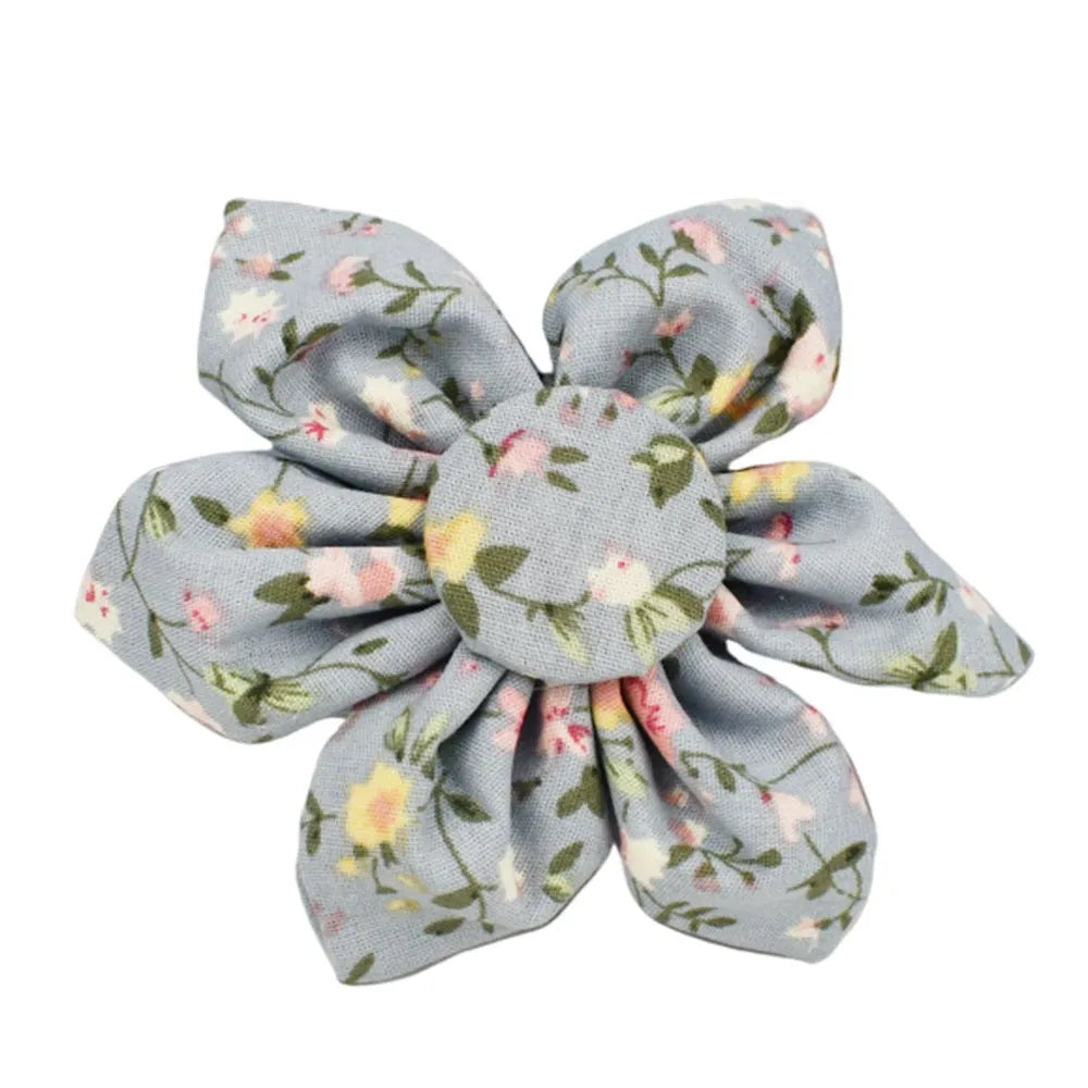 Floral pattern dog collar and matching accessories set in cloth material
