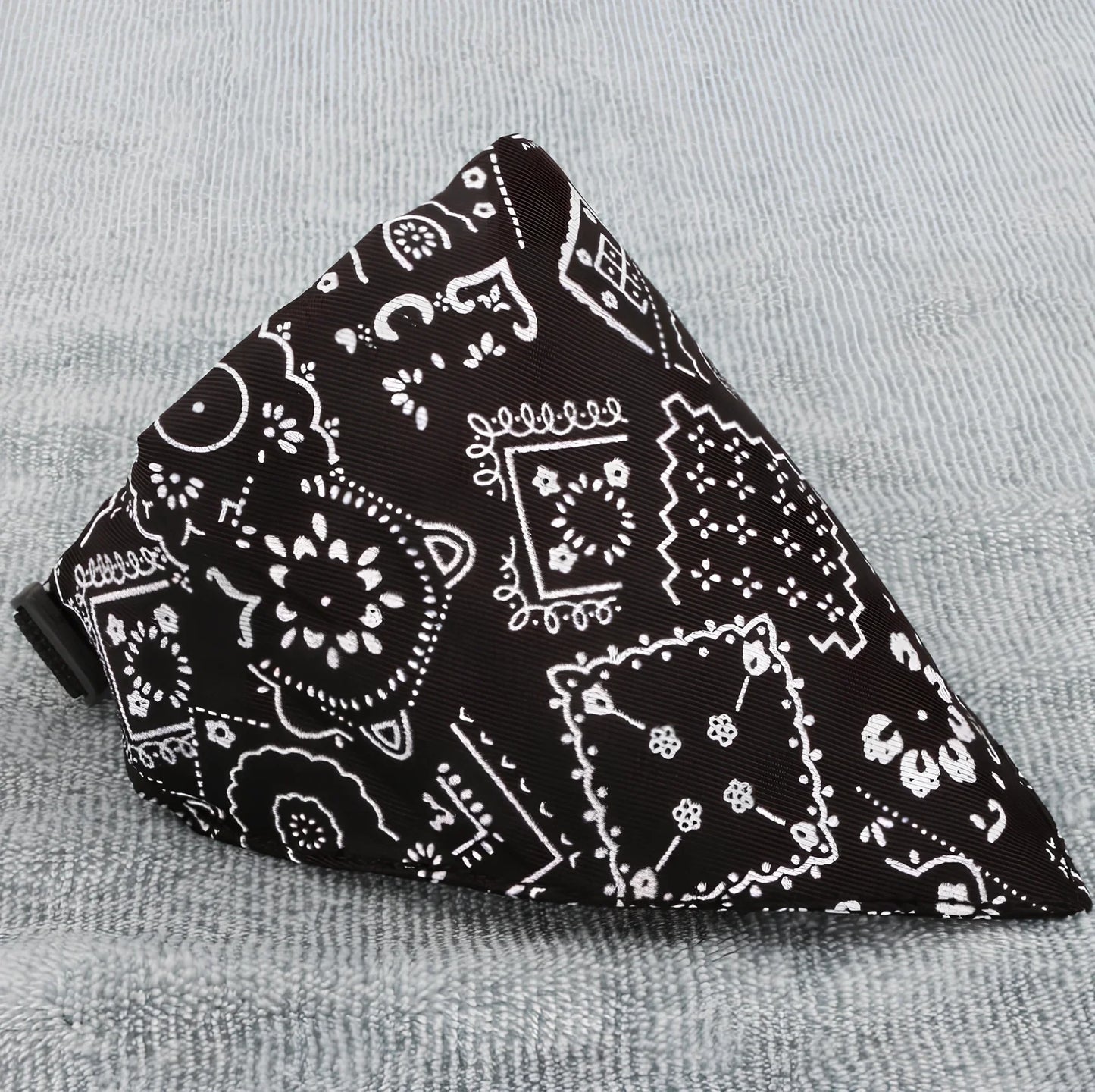 Adjustable twill cotton neckerchief for dogs and cats in XS S M sizes with buckle, red black blue colours