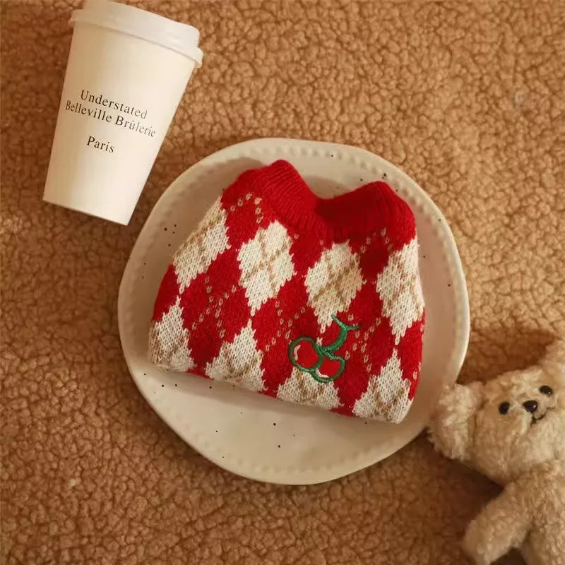 Red cat sweater with rhombic embroidery cherry design for autumn and winter wear